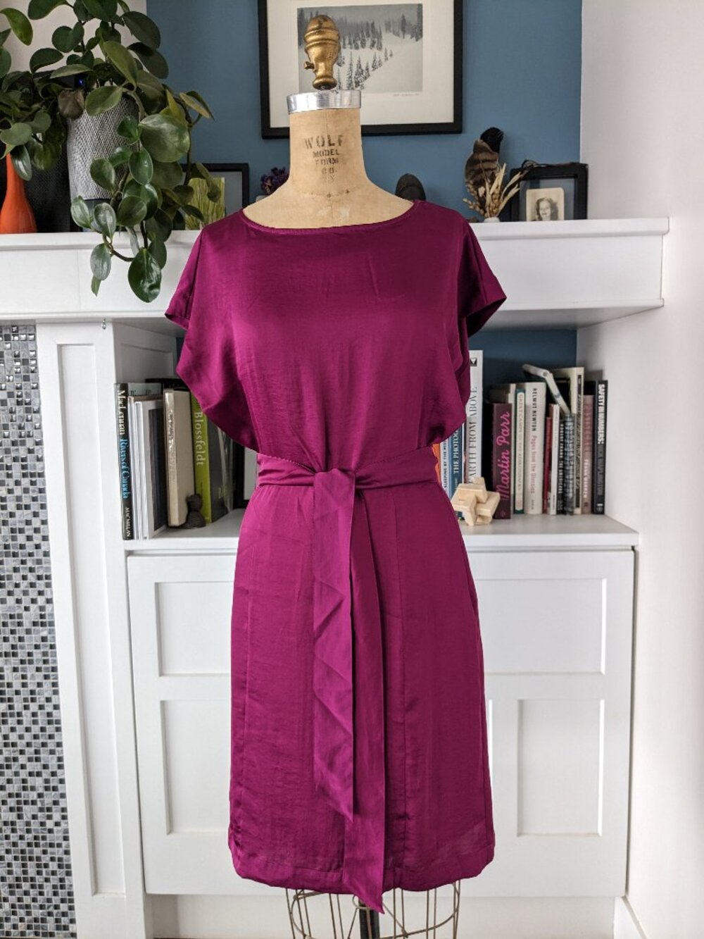 Espirit Fuchsia Knee Length Flowy Dress with self tie belt size 2